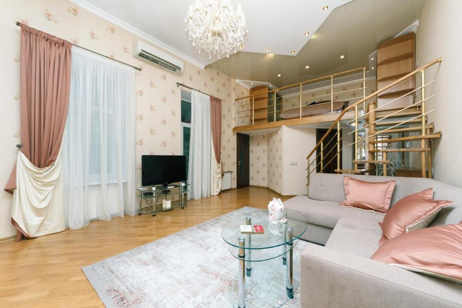Stylish Two-Level Flat 2 Min From Khreschatyk Kiev Ngoại thất bức ảnh