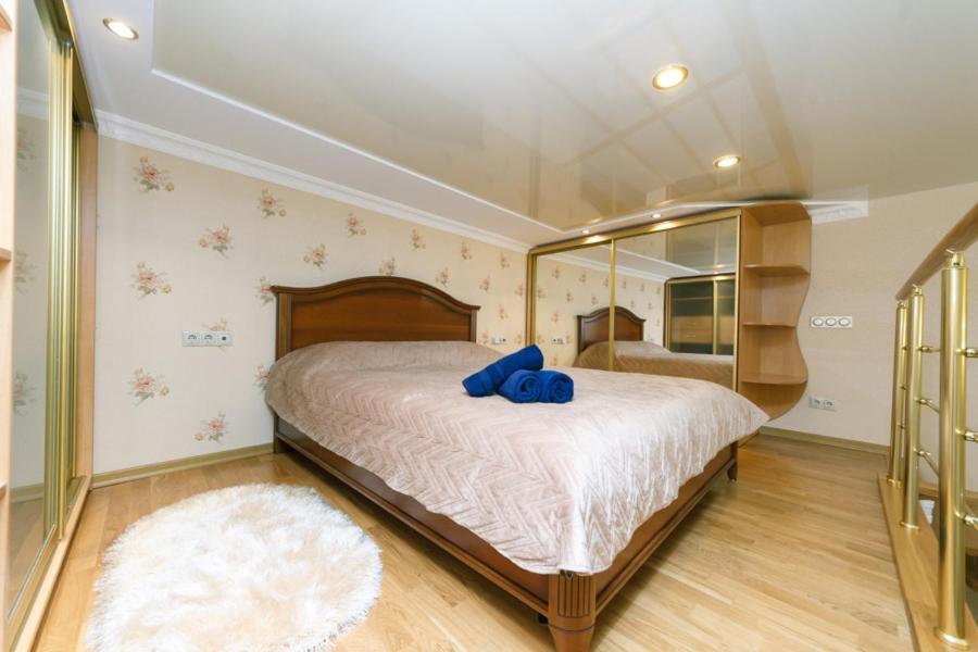 Stylish Two-Level Flat 2 Min From Khreschatyk Kiev Ngoại thất bức ảnh