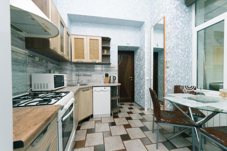 Stylish Two-Level Flat 2 Min From Khreschatyk Kiev Ngoại thất bức ảnh