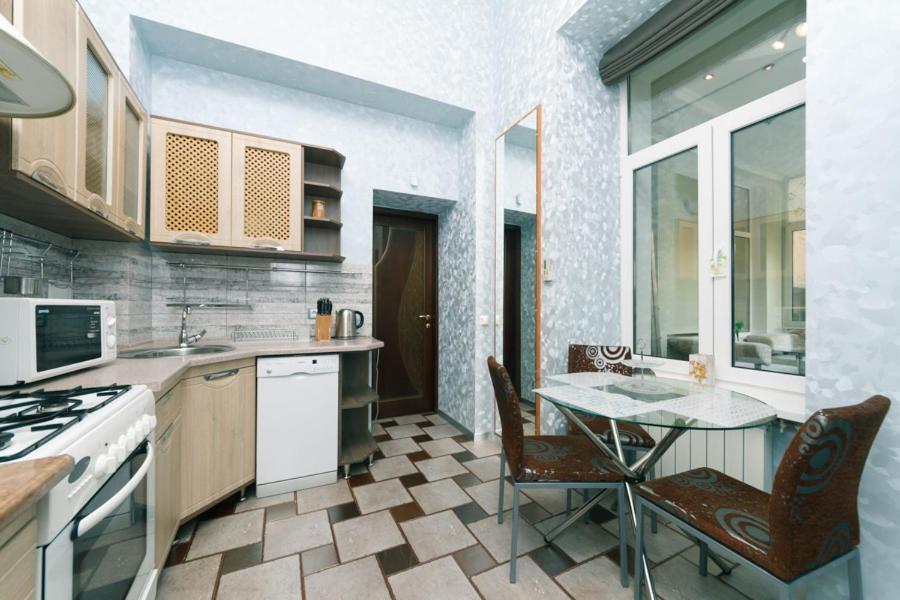 Stylish Two-Level Flat 2 Min From Khreschatyk Kiev Ngoại thất bức ảnh